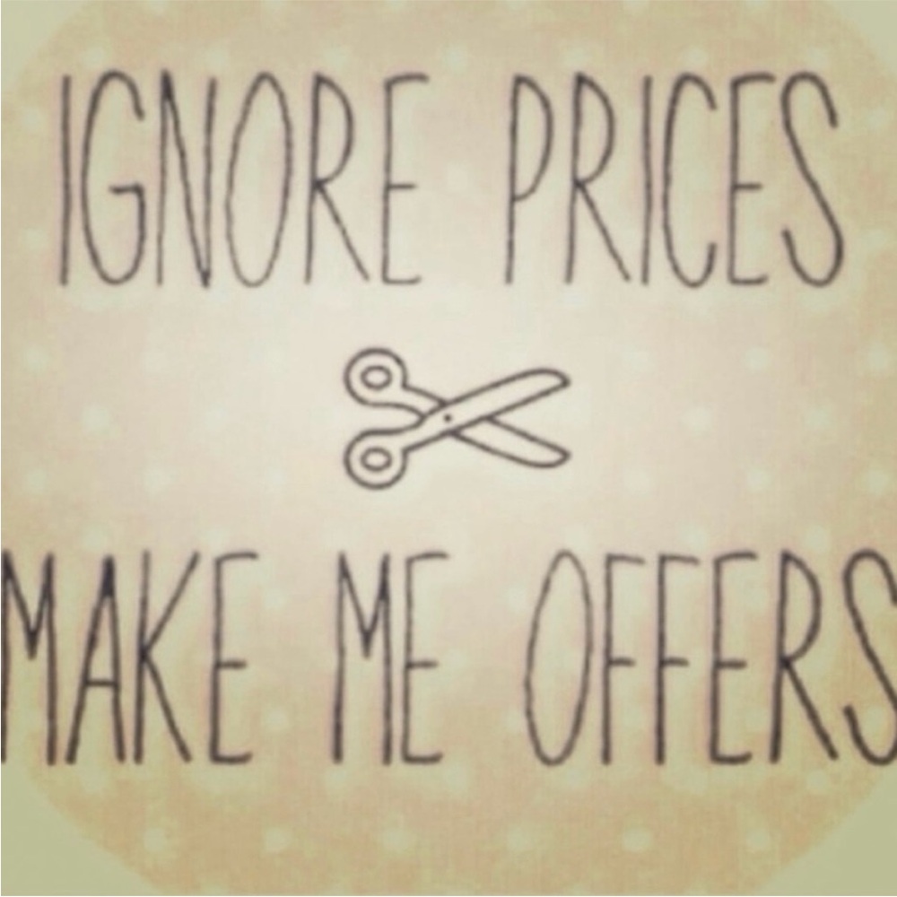 MK  🎉Host pick 🎉 Camera Crossbody Bag Rose Gold - Picture 8 of 8